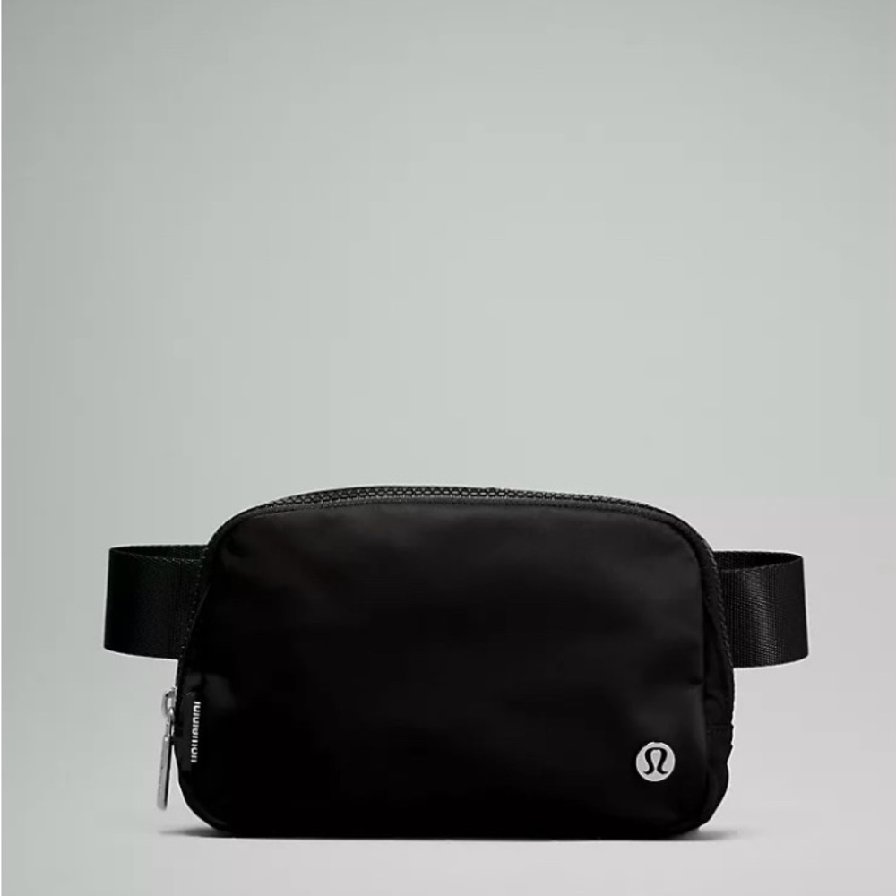 Lululemon Everywhere Belt Bag BRAND NEW